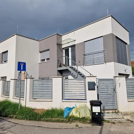 Stylish House Terrace And Garage Σπίτι διακοπών Ilava